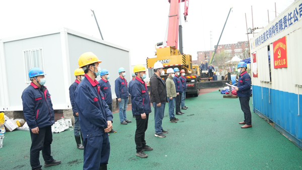 抗擊疫情當先鋒  紅色工地踐使命——記市住建局田家炳中學(xué)疫情...